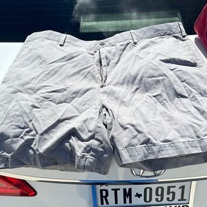 Stylish khaki shorts